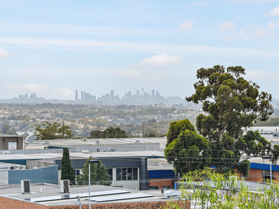 208 / 7 Village Place, Kirrawee