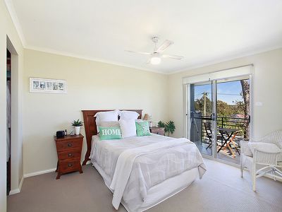 2 Lake View Ave, Brightwaters