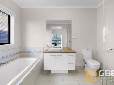 50 Sunnybank Drive, Point Cook