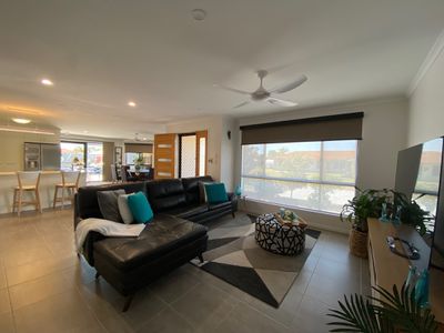 6 Dundee Drive, Kawungan