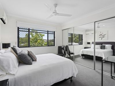 6 / 37 Witheren Circuit, Pacific Pines