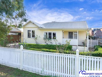 102 Herbert Street, Mornington