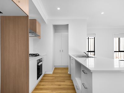 2 Elbridge Road, Manor Lakes