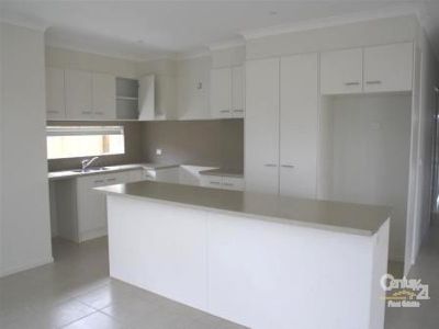 7 Snowy Drive, Lynbrook