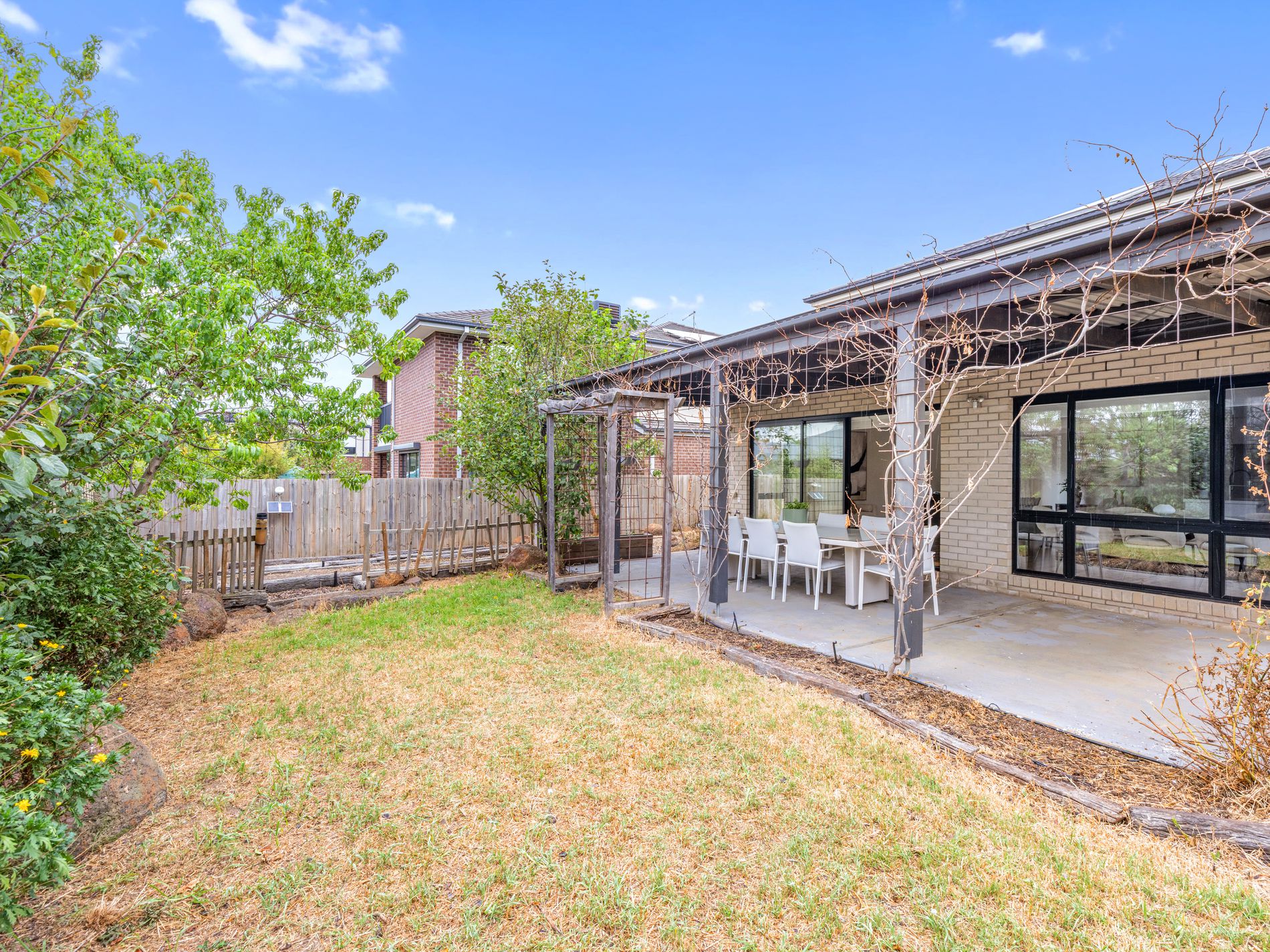 25 Wireless Drive, Aintree