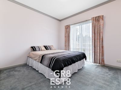 4 The Oaks, Narre Warren