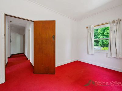 18 Mountain Avenue, Mount Beauty