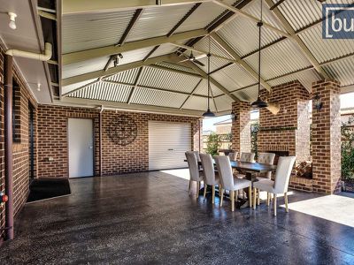 11 Silkyoak Ct, East Albury