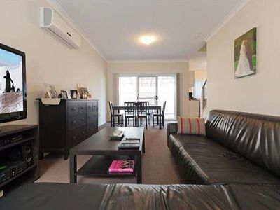 8 / 6 The Avenue, Bellambi