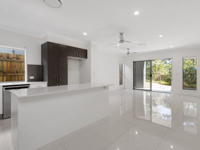 128 Cooper Crescent, Rochedale