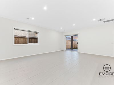 3 Pienza Road, Clyde