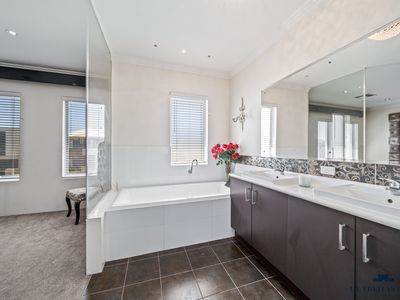 11 Bayview Terrace, Yangebup