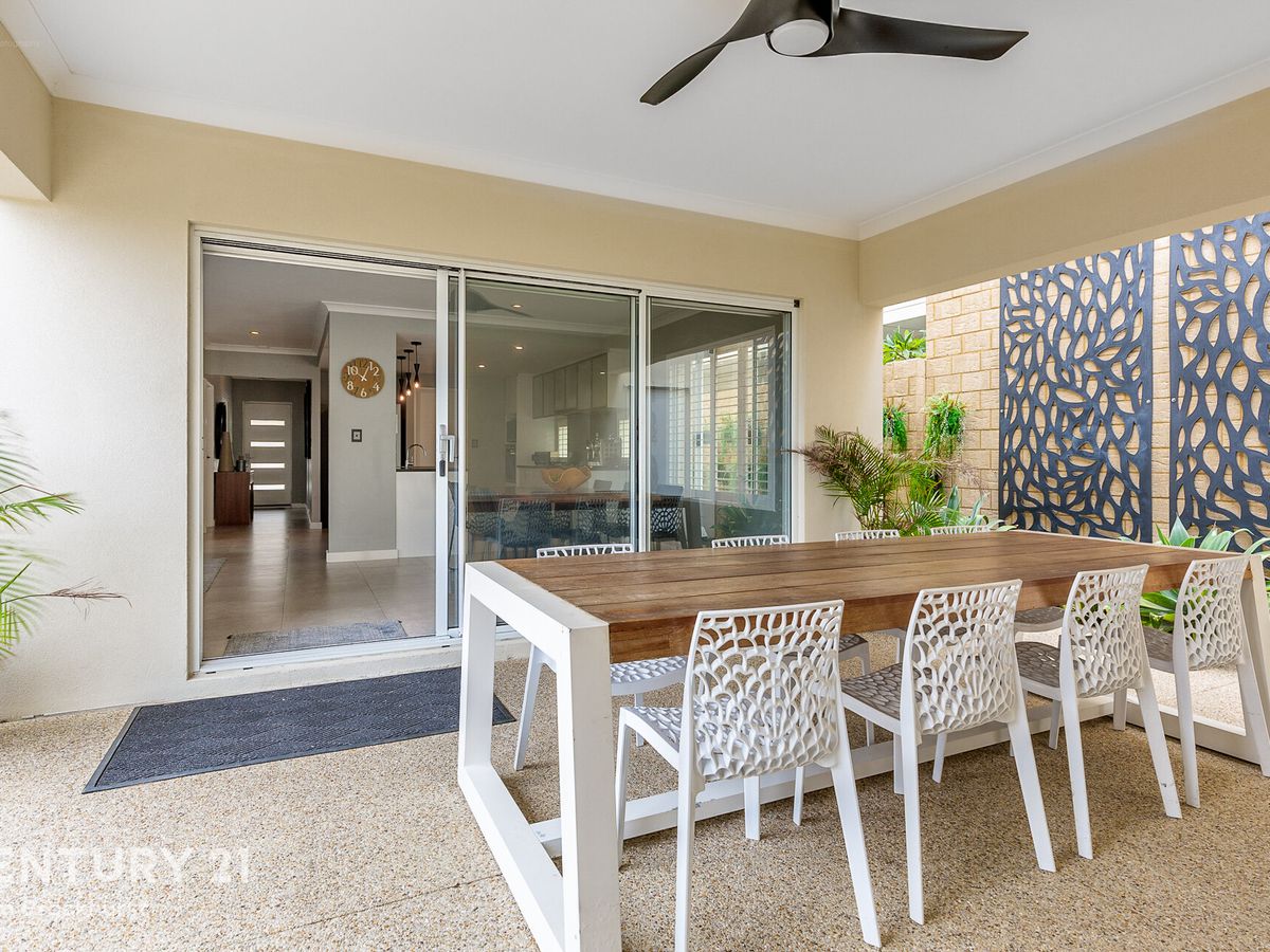 25 Pantheon Avenue, North Coogee