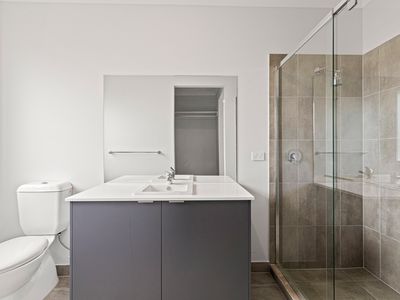 47 Skipper Avenue, Lara