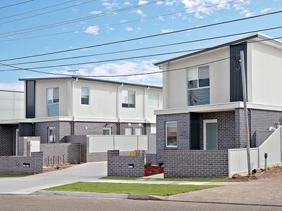 4 / 11 Junction Rd, Moorebank