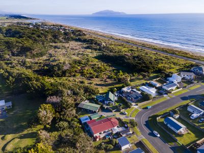 24 Scott Avenue, Otaki Beach