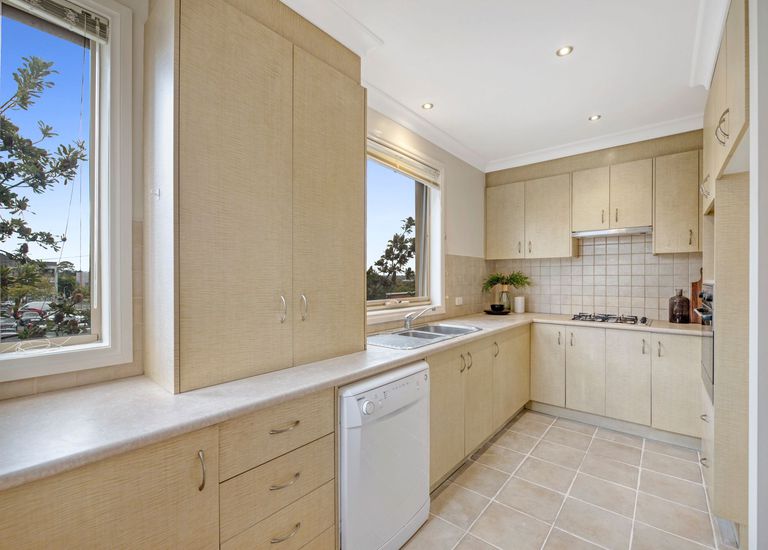 10 / 19 Cambridge Street, Box Hill