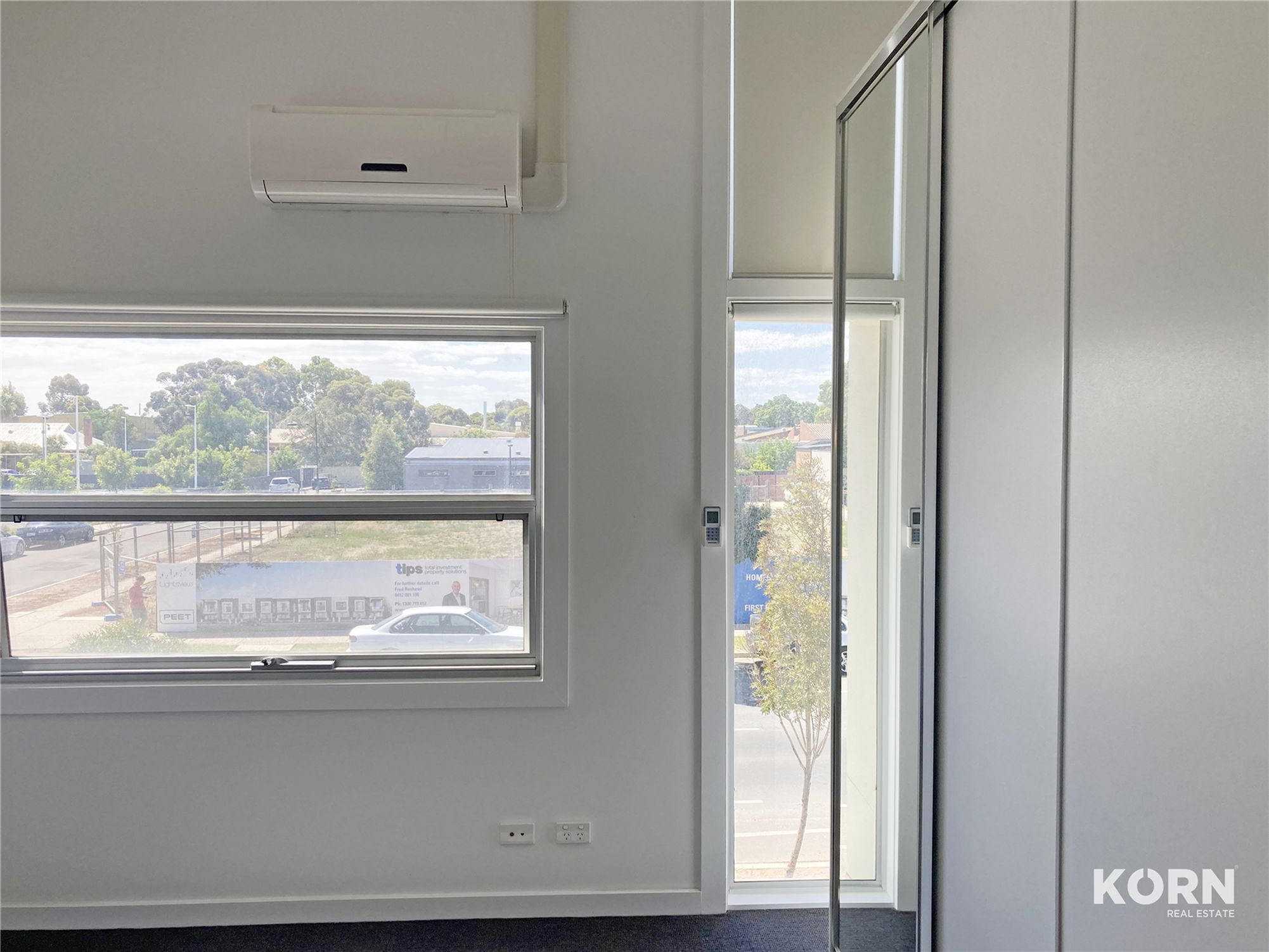 213 East Parkway, Lightsview