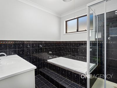 44 Scenic Crescent, Albion Park