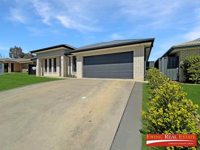 17 TALLOWWOOD DRIVE, Gunnedah