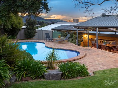 10 HALEY CRESCENT, Wodonga