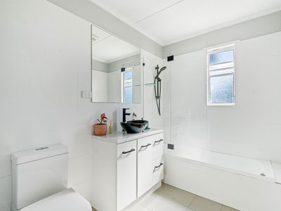 8 Kruger Street, Booval