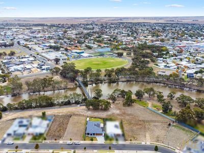 43 Waterlink Esplanade, Horsham