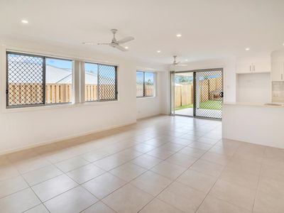7 Logan Crescent, Oxenford
