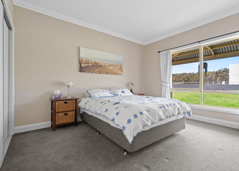 231 Golf Course Road, Heywood