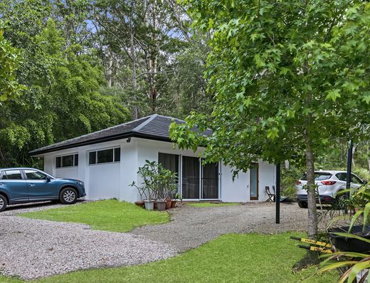 2 bedroom granny flat on picturesque property