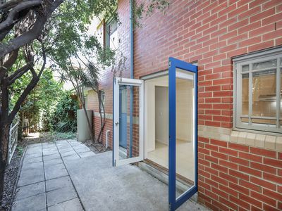 2 / 4 Holberg Street, Moonee Ponds