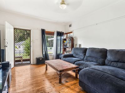 6 Lockwood Street, Cringila