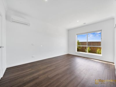 49 Woolspinner Crescent, Wyndham Vale