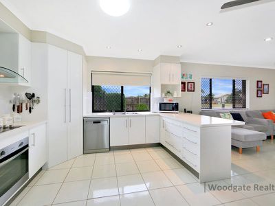 17 Sunset Avenue, Woodgate