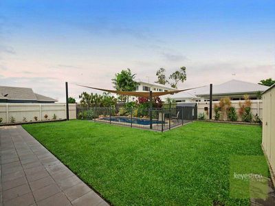 6 Sunningdale Pocket, Idalia