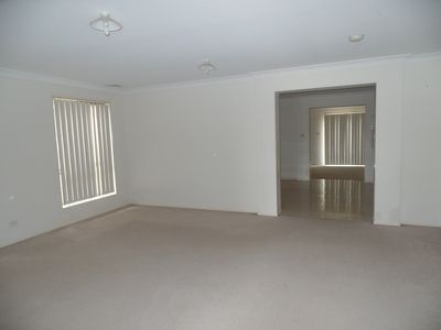 64 Minnamurra Circuit, Prestons