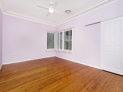 121 The Boulevarde, Oak Flats