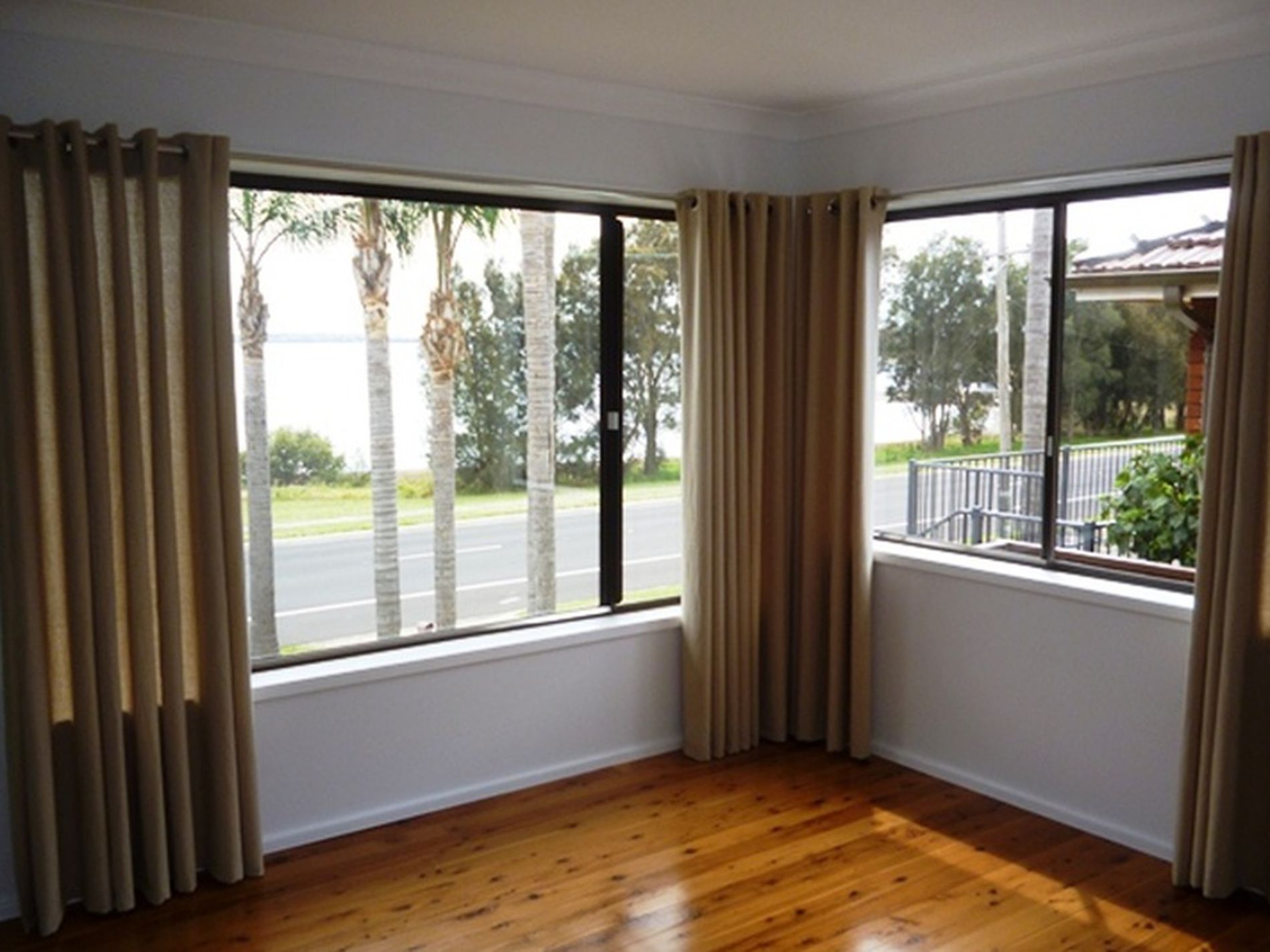 221 Reddall Parade, Mount Warrigal