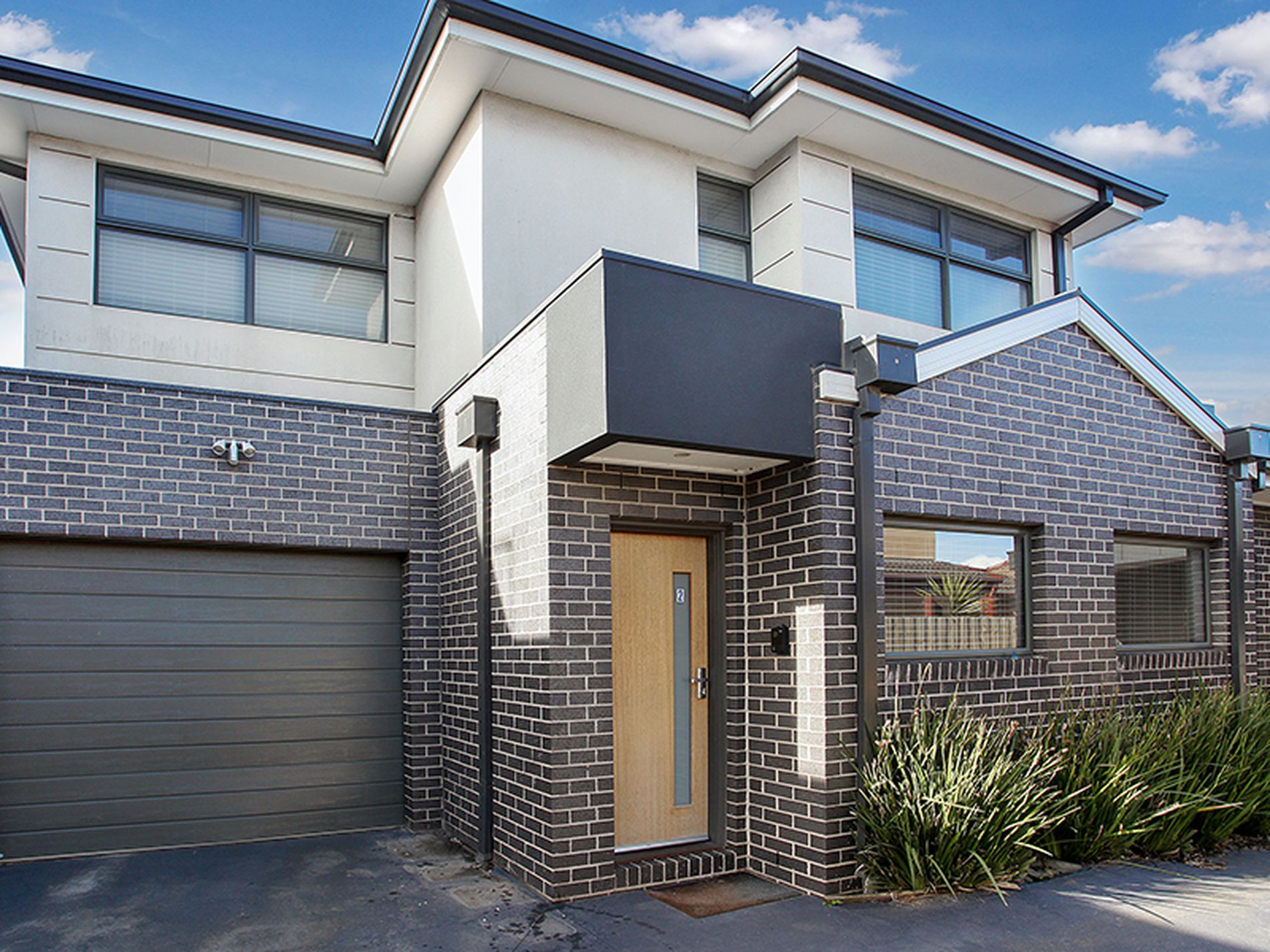 2 / 287 Blackshaws Road, Altona North