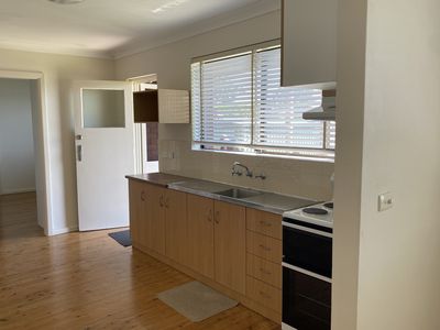 2 / 140 Lakeview Parade, Primbee