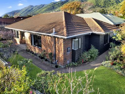 1 / 15 Pehi Kupa Street, Waikanae