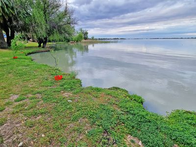 Kangaroo Lake Road, Mystic Park