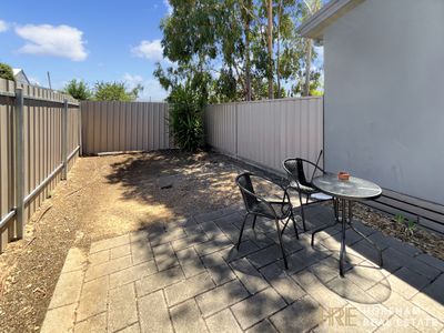 2 / 120 Bennett Road, Horsham