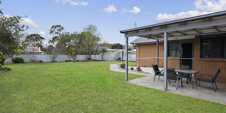 17 Lewis Street, Euroa