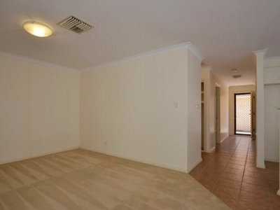 8 / 10 Great Eastern Highway, Somerville