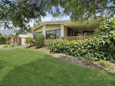 4 Damms Court, Tawonga South