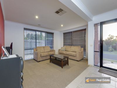 12 Meribel Way, Lynbrook