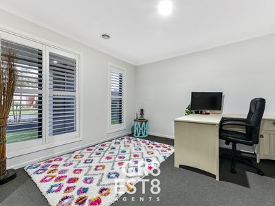 14 Merritt Avenue, Cranbourne West