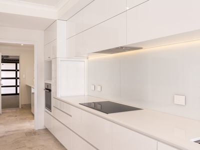 7 Champion Crescent, Floreat