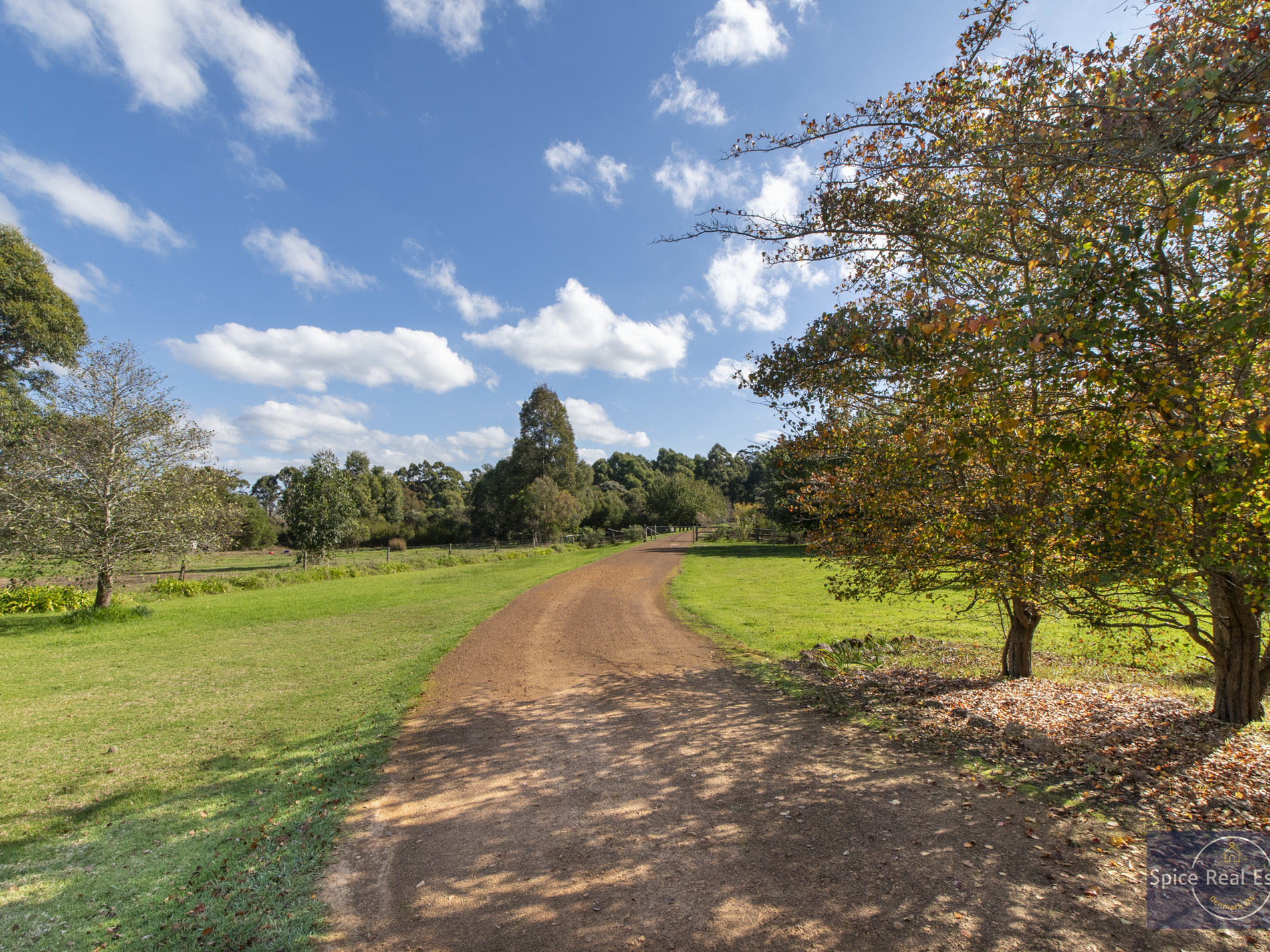 124 Sheoak Drive, Hay